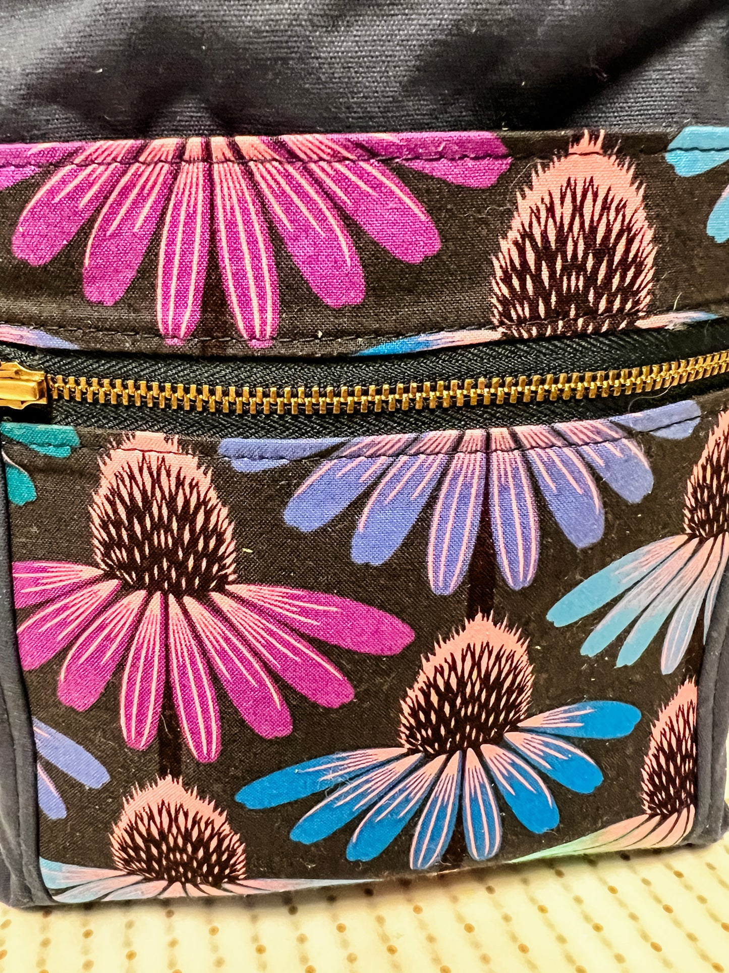 Canvas Drawstring Project Bag - Black - Echinacea flowers (Solhatt)