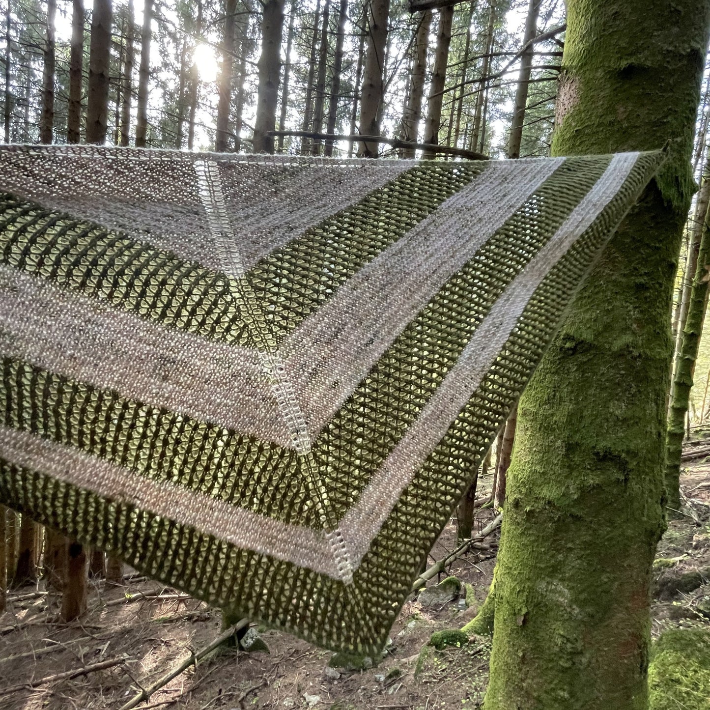 Trekrona Pattern Only - Digital Pattern in English/Norwegian - Shawl - Norwegian design