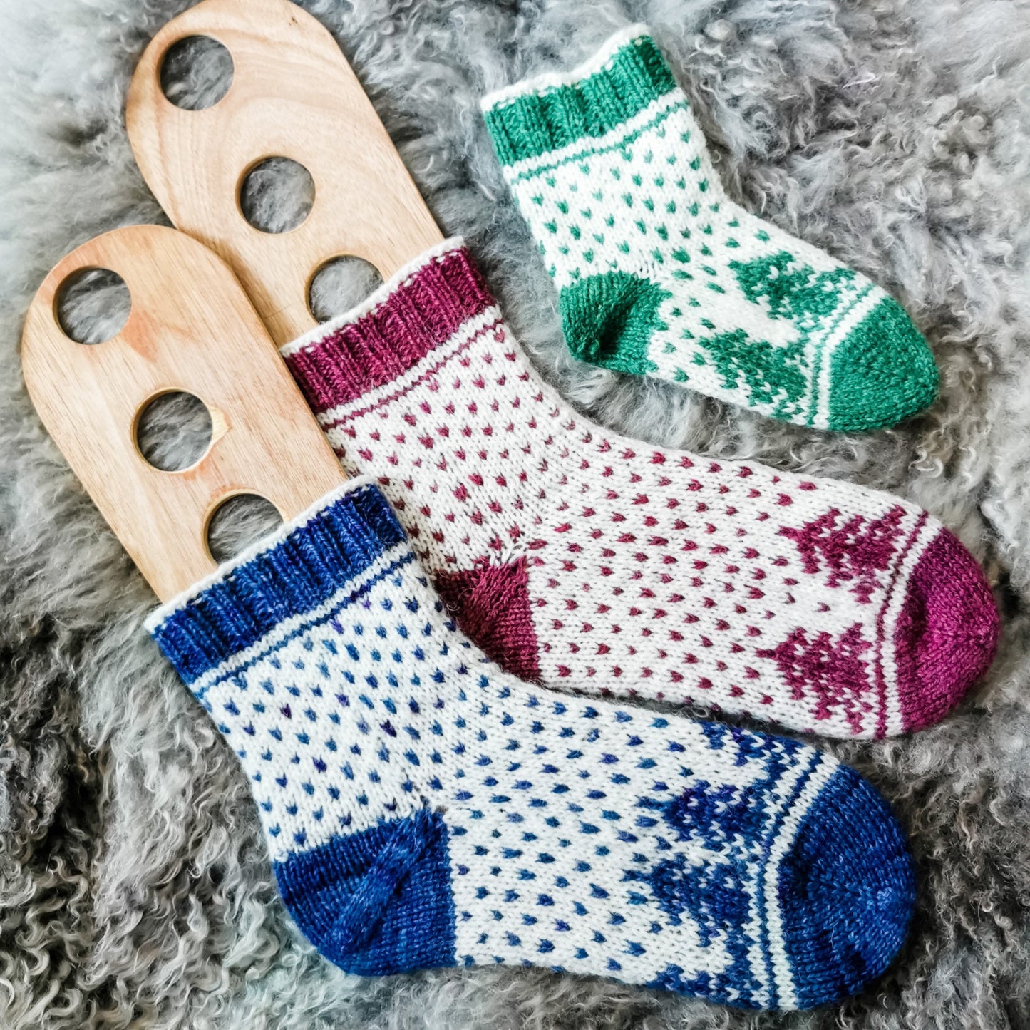 Christmas Is Coming Socks Pattern Only - Digital Pattern in English/Norwegian - Norwegian design