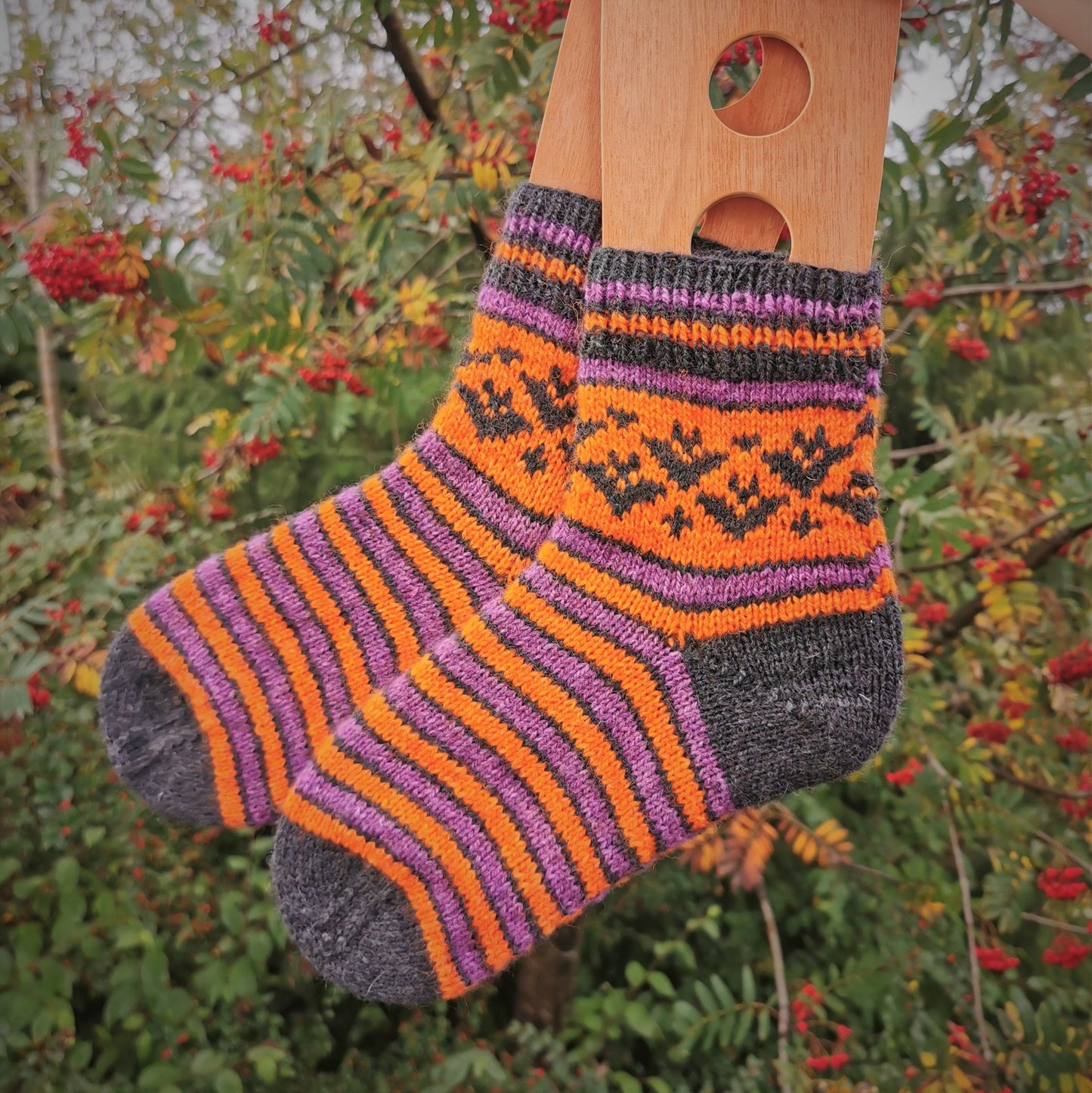 Batzy socks - Yarn Kit - Yarn and Printed Pattern in English/Norwegian