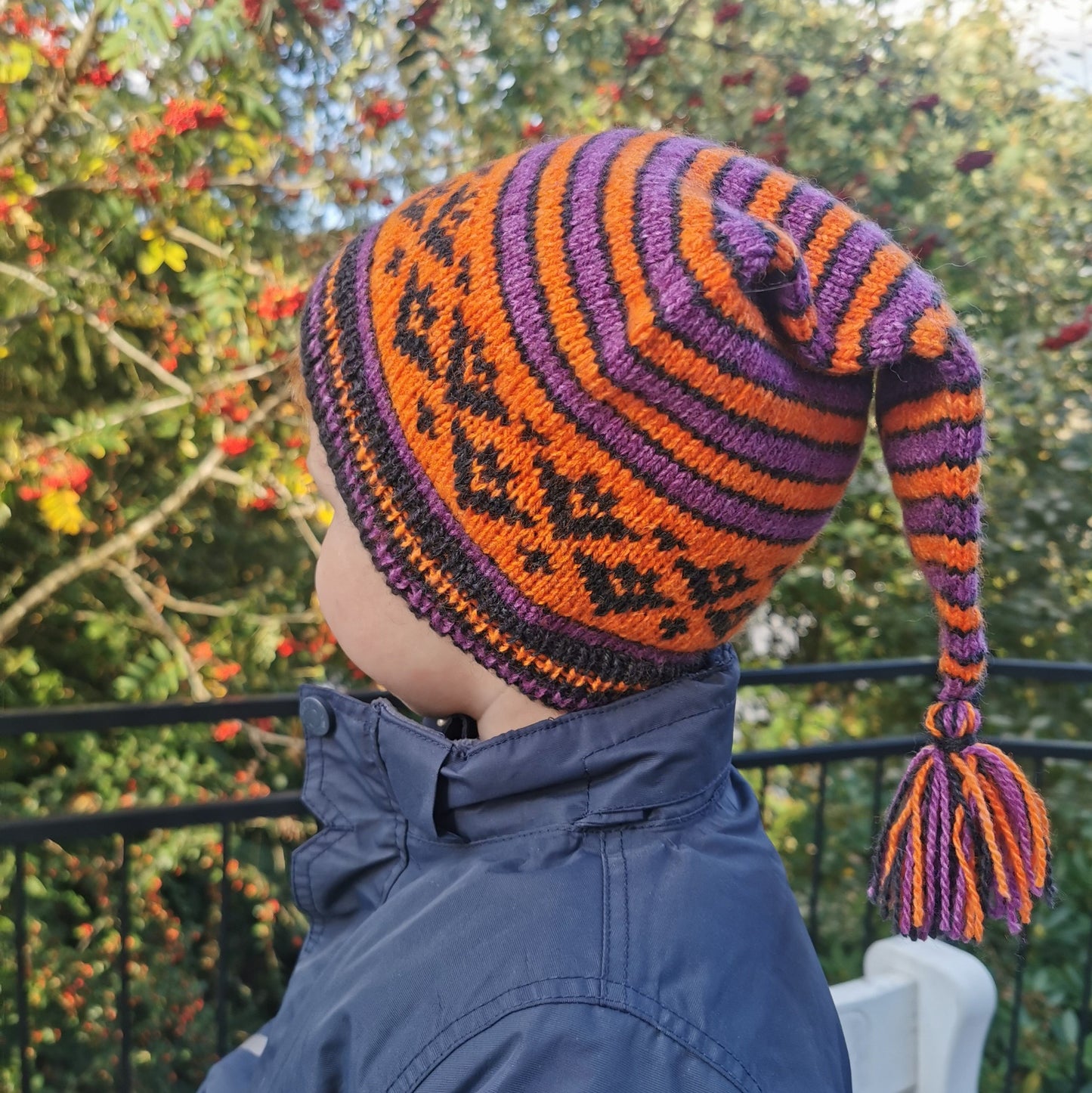 Batzy Hat Pattern Only - Digital Pattern in English/Norwegian - Halloween - Norwegian design