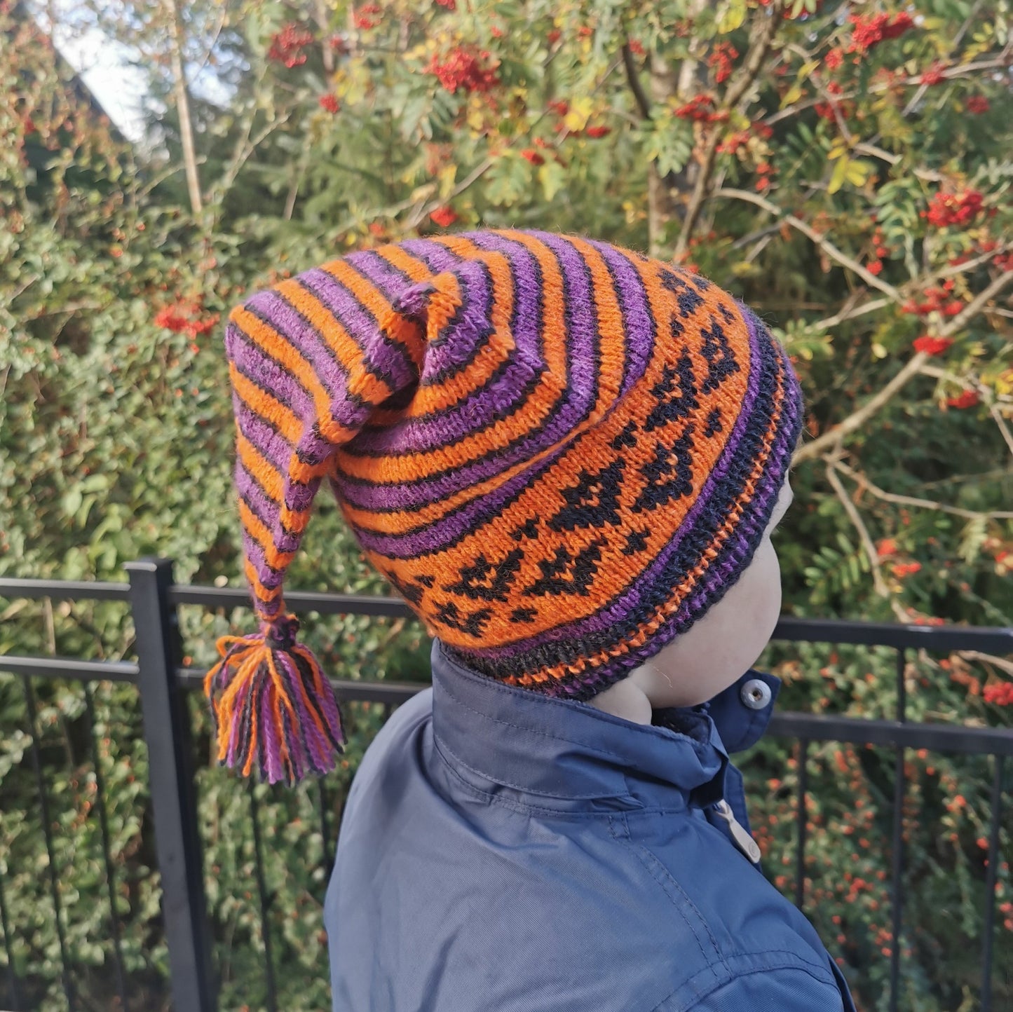 Batzy Hat Pattern Only - Digital Pattern in English/Norwegian - Halloween - Norwegian design