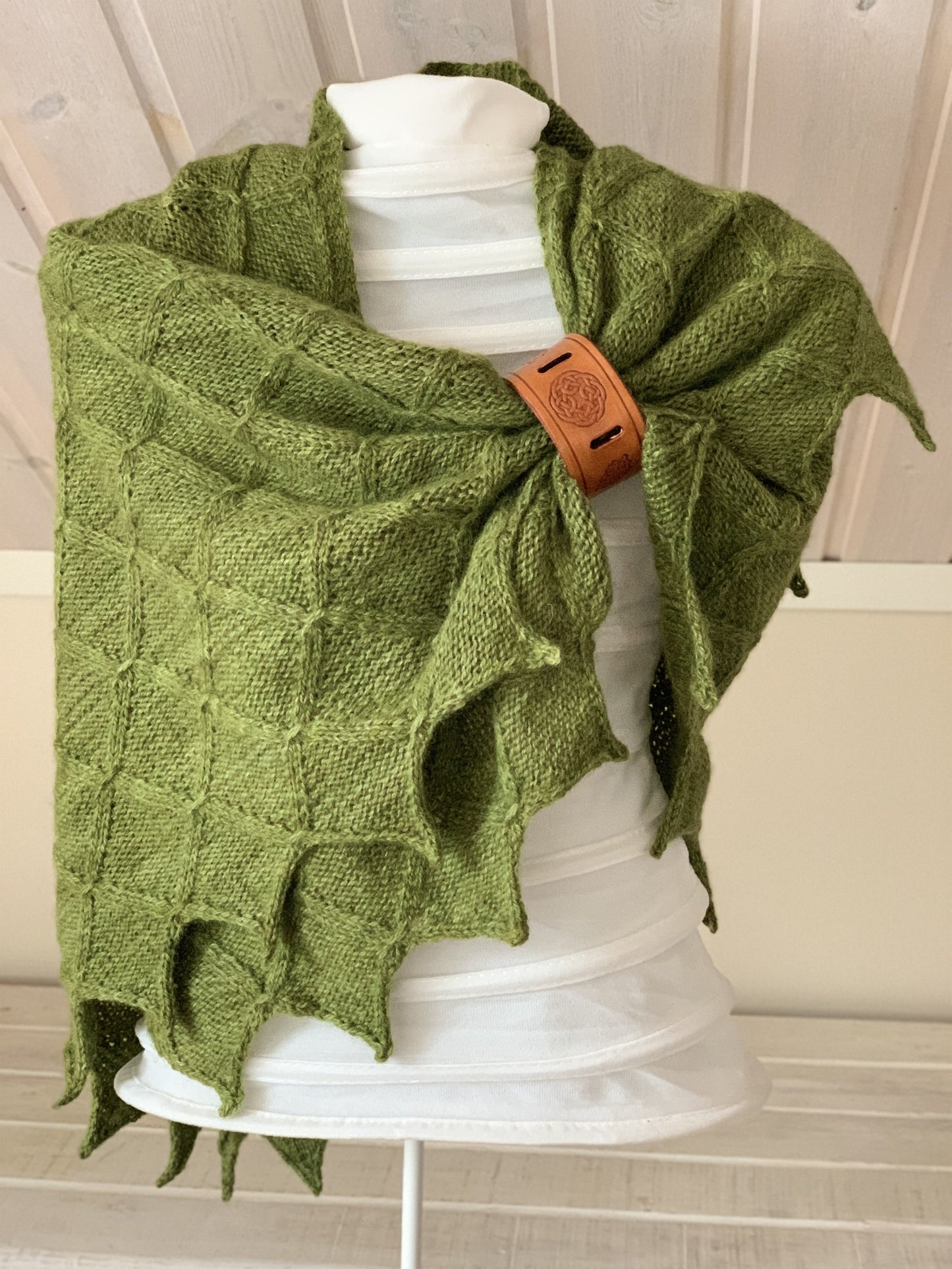 Shawl Cuff - Leather - Heart