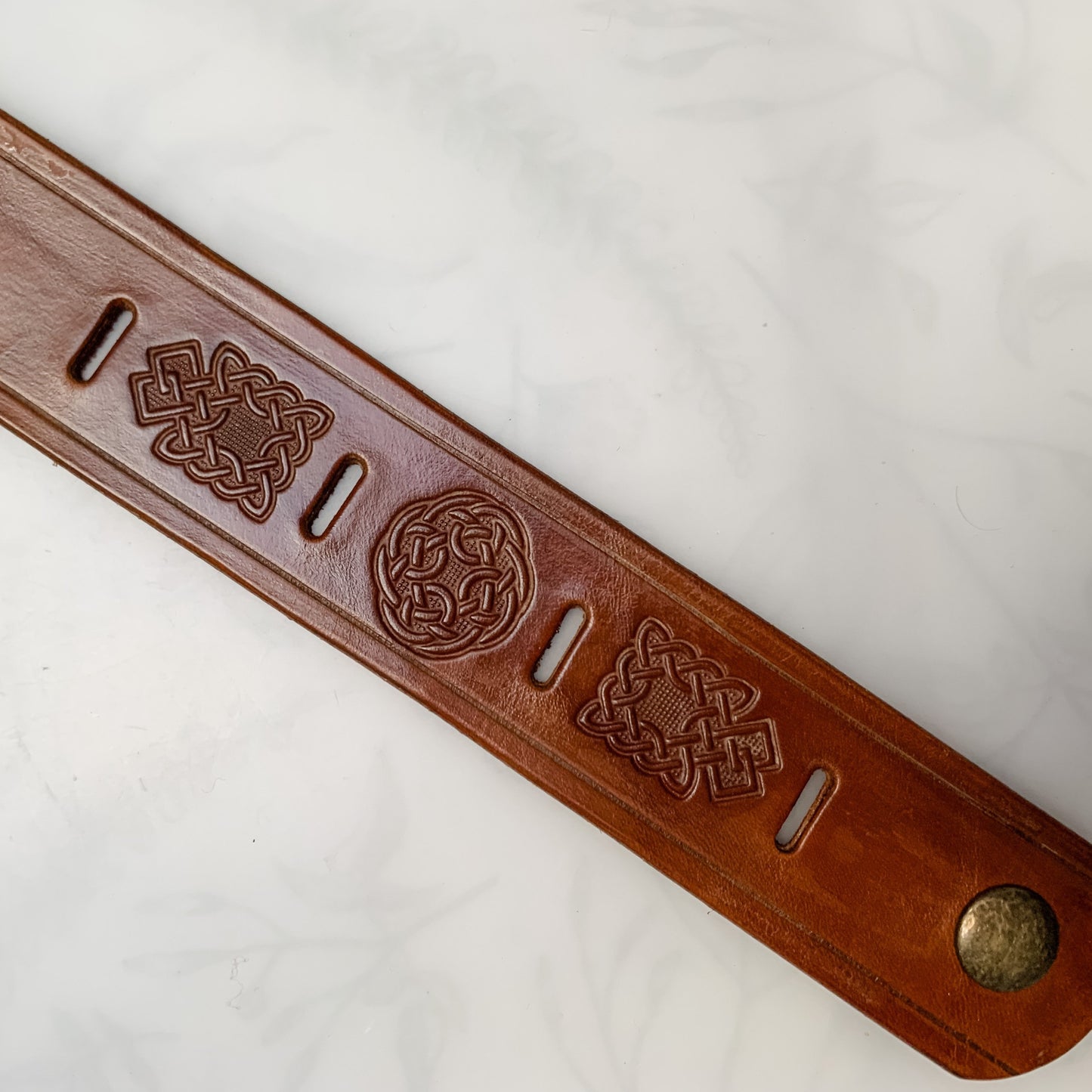 Shawl Cuff - Leather - circle