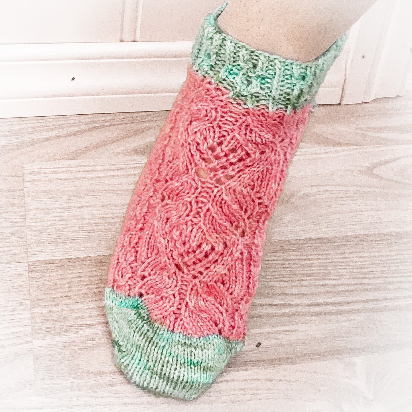 Strawberry Shortie Socks Pattern Only - Digital Pattern in English/Norwegian
