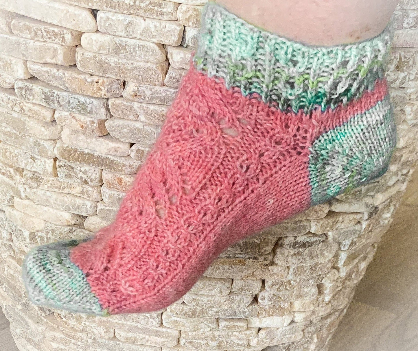 Strawberry Shortie Socks Pattern Only - Digital Pattern in English/Norwegian