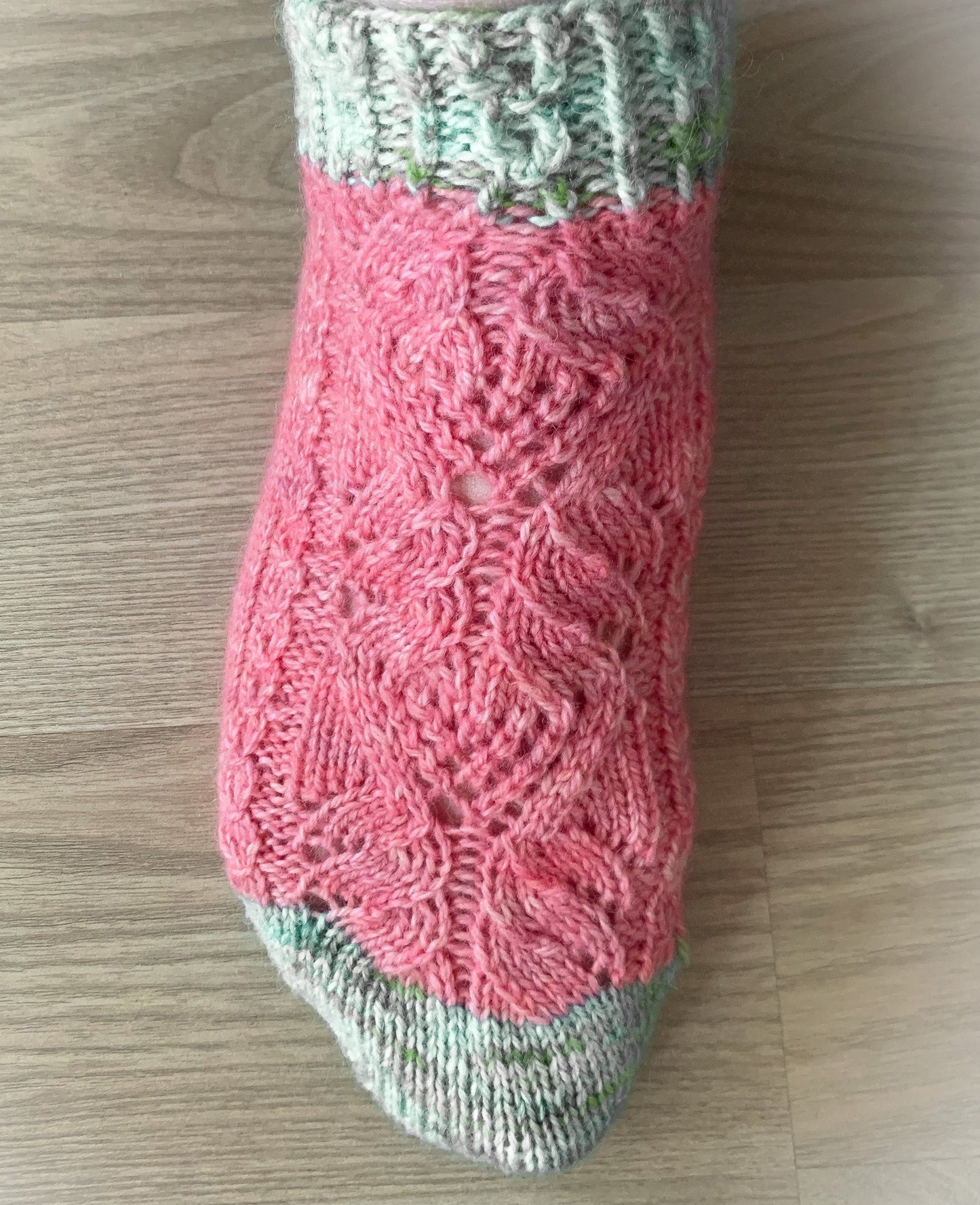 Strawberry Shortie Socks Pattern Only - Digital Pattern in English/Norwegian