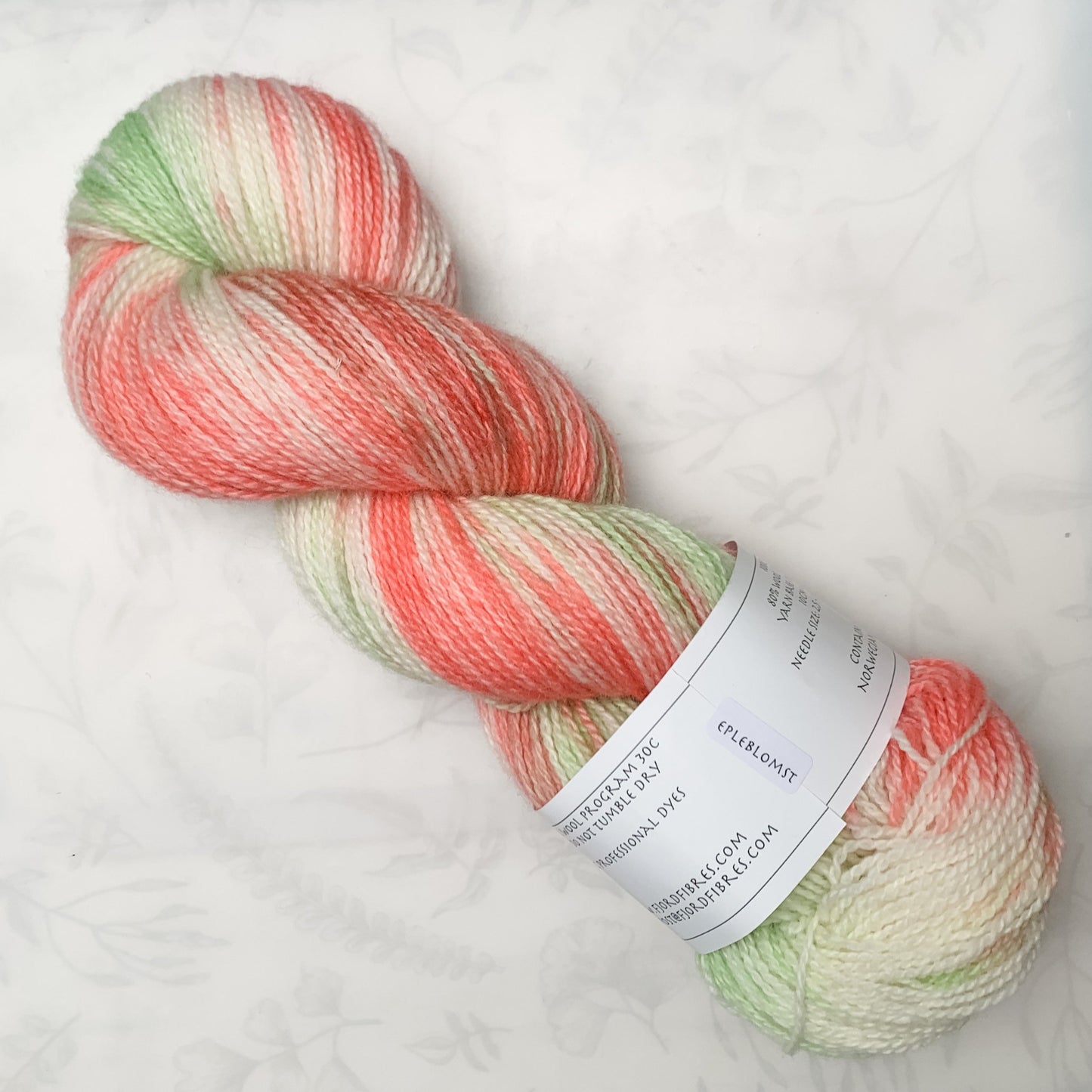 Epleblomst - Trollfjord sock - Variegated Yarn - Hand dyed yarn