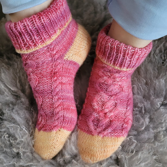 Love is in the Air Socks Pattern Only -  Digital Pattern in English/Norwegian - Norwegian design