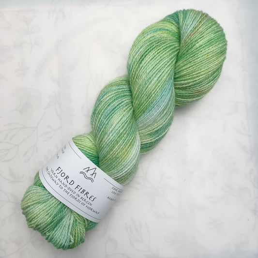 Key Lime - Trollfjord sock - Variagated Yarn - Hand dyed yarn