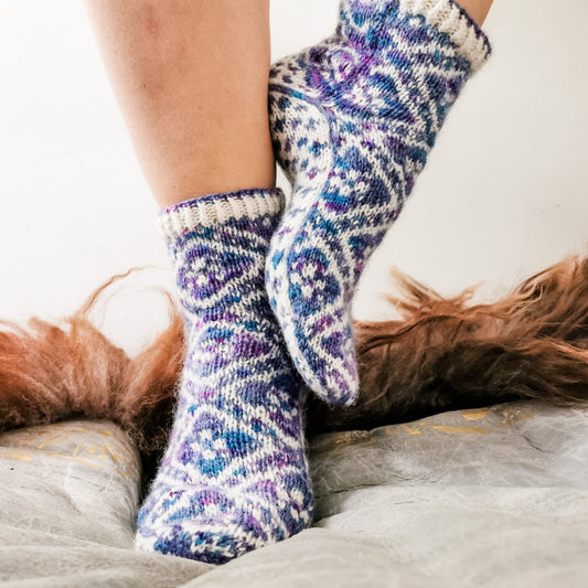 Fleur Élise Socks - Pattern Only -  Digital Pattern in English/Norwegian - Norwegian design