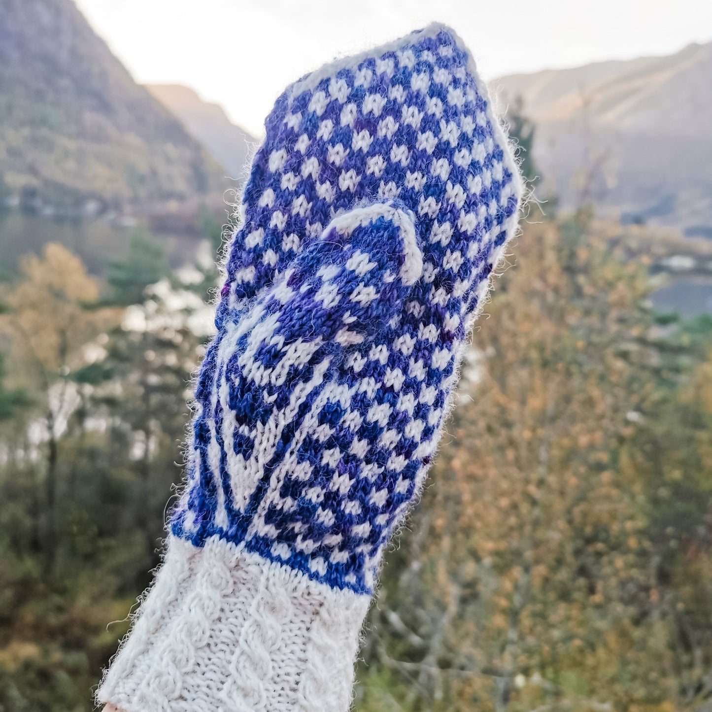 Fleur Élise Mittens Pattern Only -  Digital Pattern in English/Norwegian - Norwegian mittens design