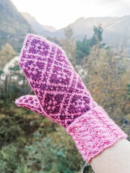 Fleur Élise Mittens Pattern Only -  Digital Pattern in English/Norwegian - Norwegian mittens design