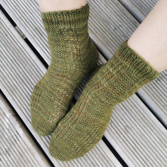 Woodland lane Socks Pattern Only -  Digital Pattern in English/Norwegian - Norwegian design