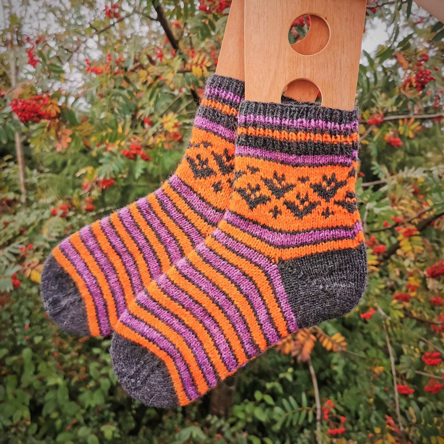 Batzy Socks Pattern Only -  Digital Pattern in English/Norwegian - Norwegian design