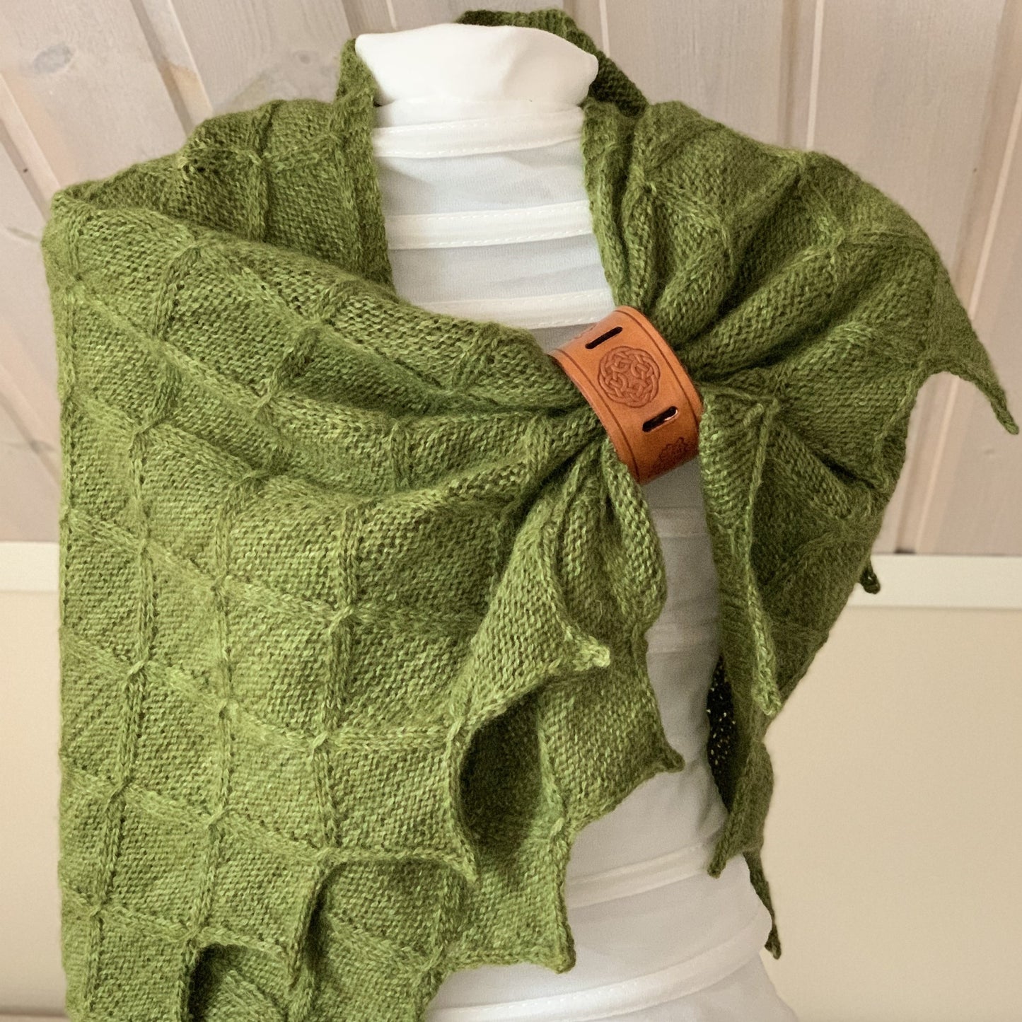 Shawl Cuff - Leather - circle